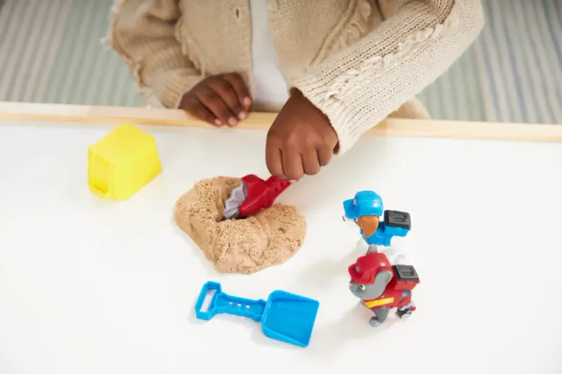 Paw Patrol Rubble & Crew Charger & Wheeler Build-It Pack Kinetic Sand